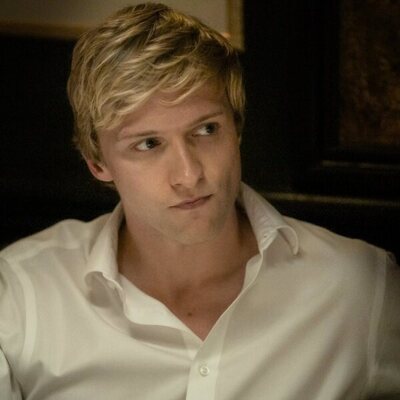 Will Tudor en 1x02 'Tranquilo y Agradable' de 'Industry'