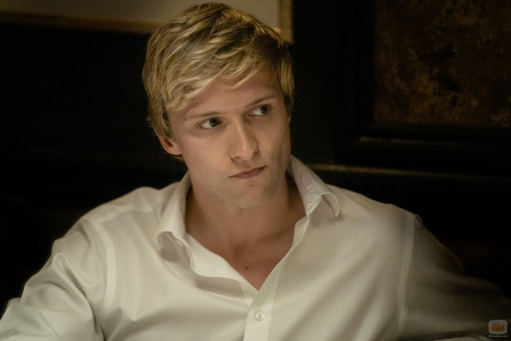 Will Tudor en 1x02 'Tranquilo y Agradable' de 'Industry'