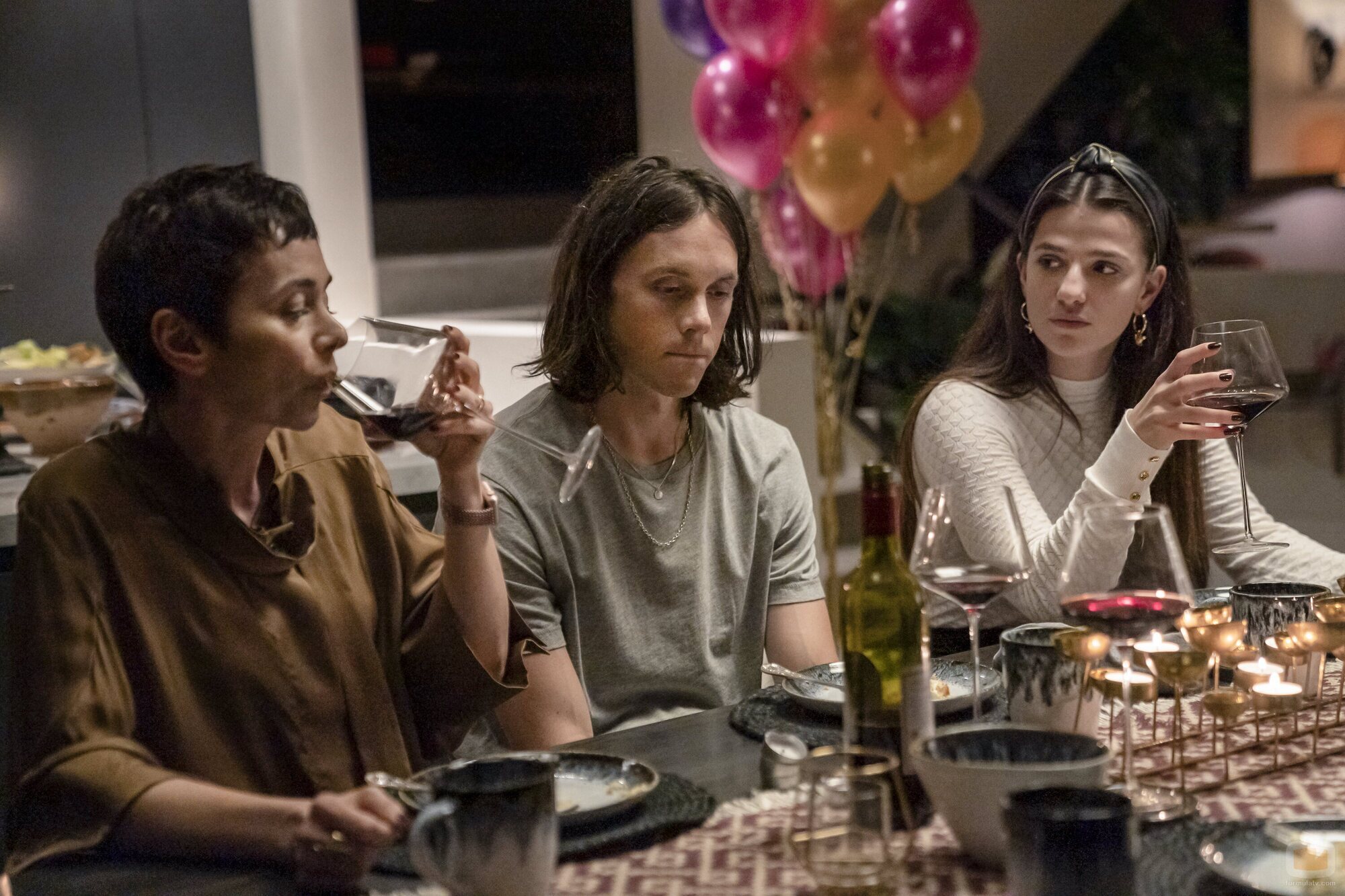Marisa Abela en 1x02 titulado 'Tranquilo y Agradable' de 'Industry'