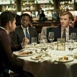 Harry Lawtey y David Jonsson en 'Notting Hill' de 'Industry'