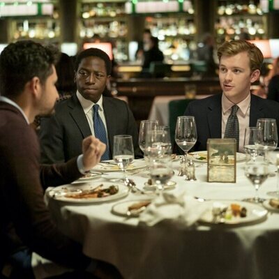 Harry Lawtey y David Jonsson en 'Notting Hill' de 'Industry'