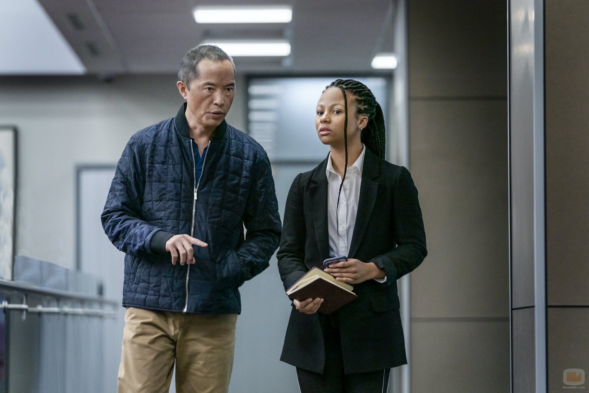 Ken Leung y Myha'la Herrold en Capítulo 5 titulado 'Comportamiento Aprendido' de 'Industry'