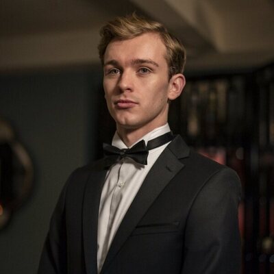 Harry Lawtey en 1x07 titulado 'Actividad Precrisis' de 'Industry'