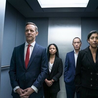 Ken Leung y Myha'la Herrold en 1x08 titulado 'Reducción de Fuerza' de 'Industry'
