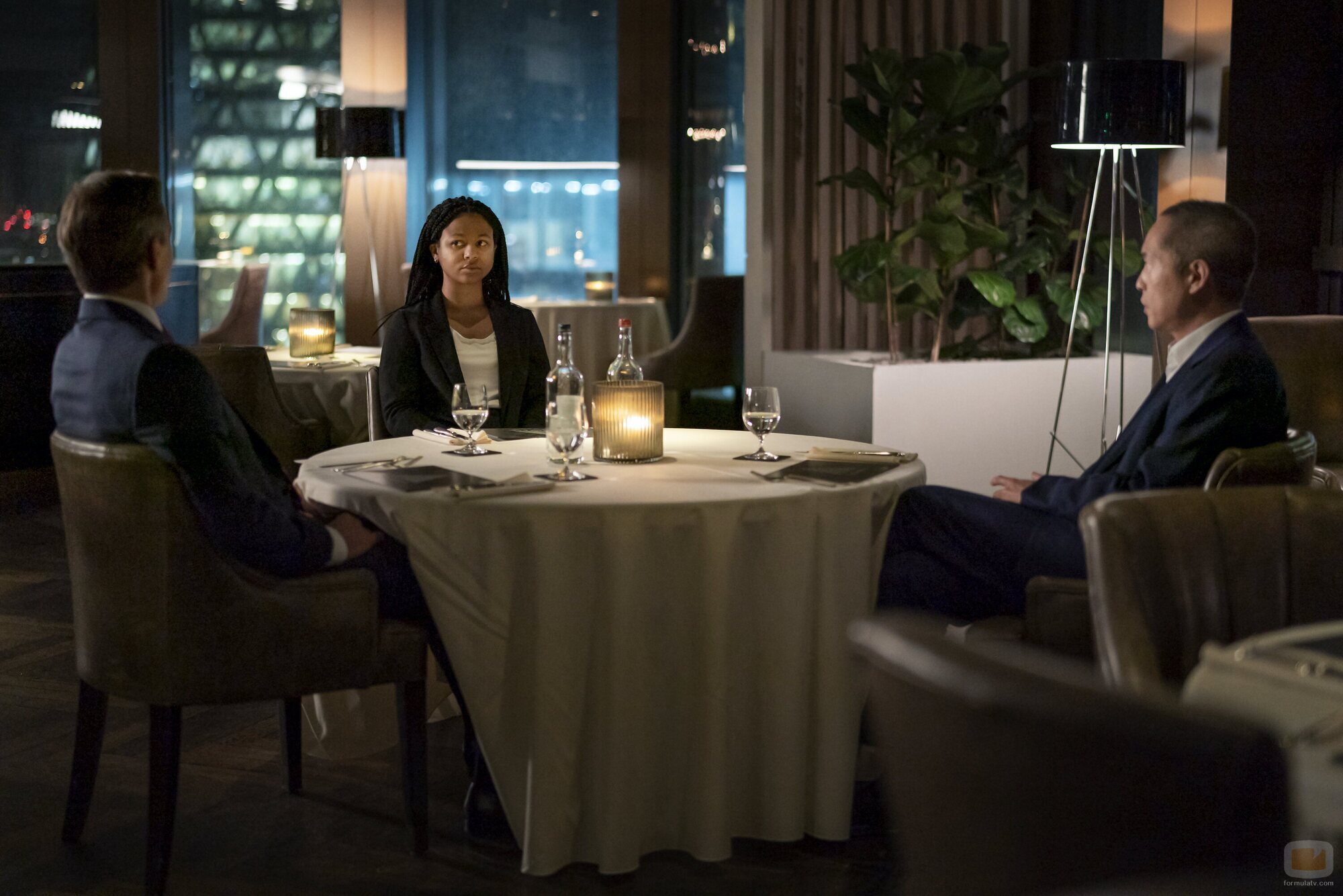 Ken Leung y Myha'la Herrold en la temporada 1 y el capítulo 08 de 'Industry'