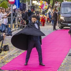 Javier de Hoyos desfila en el estreno de 'La familia de la tele'