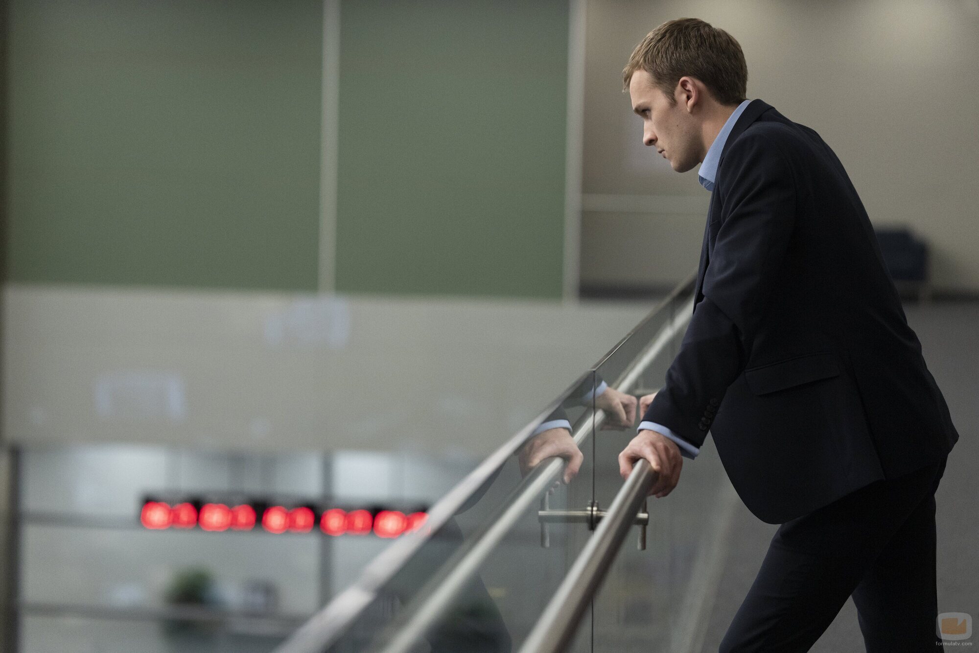 Harry Lawtey en 2x01 titulado 'Papi' de 'Industry'