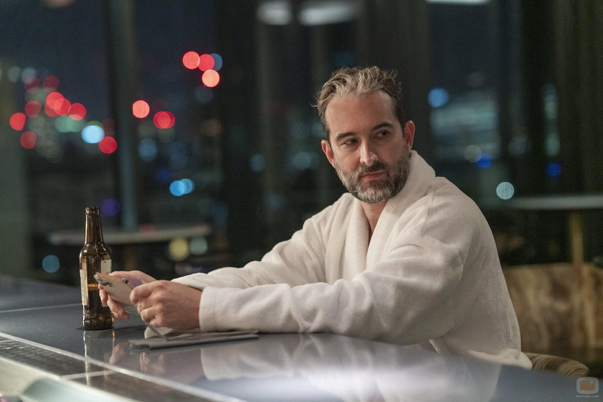Jay Duplass en 2x01 'Papi' de 'Industry'
