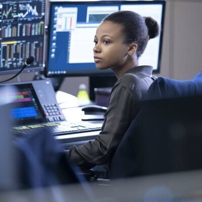 Myha'la Herrold en la temporada 2 y el capítulo 02 de 'Industry'