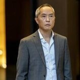 Ken Leung en 2x04 'Algunas Mujeres' de 'Industry'