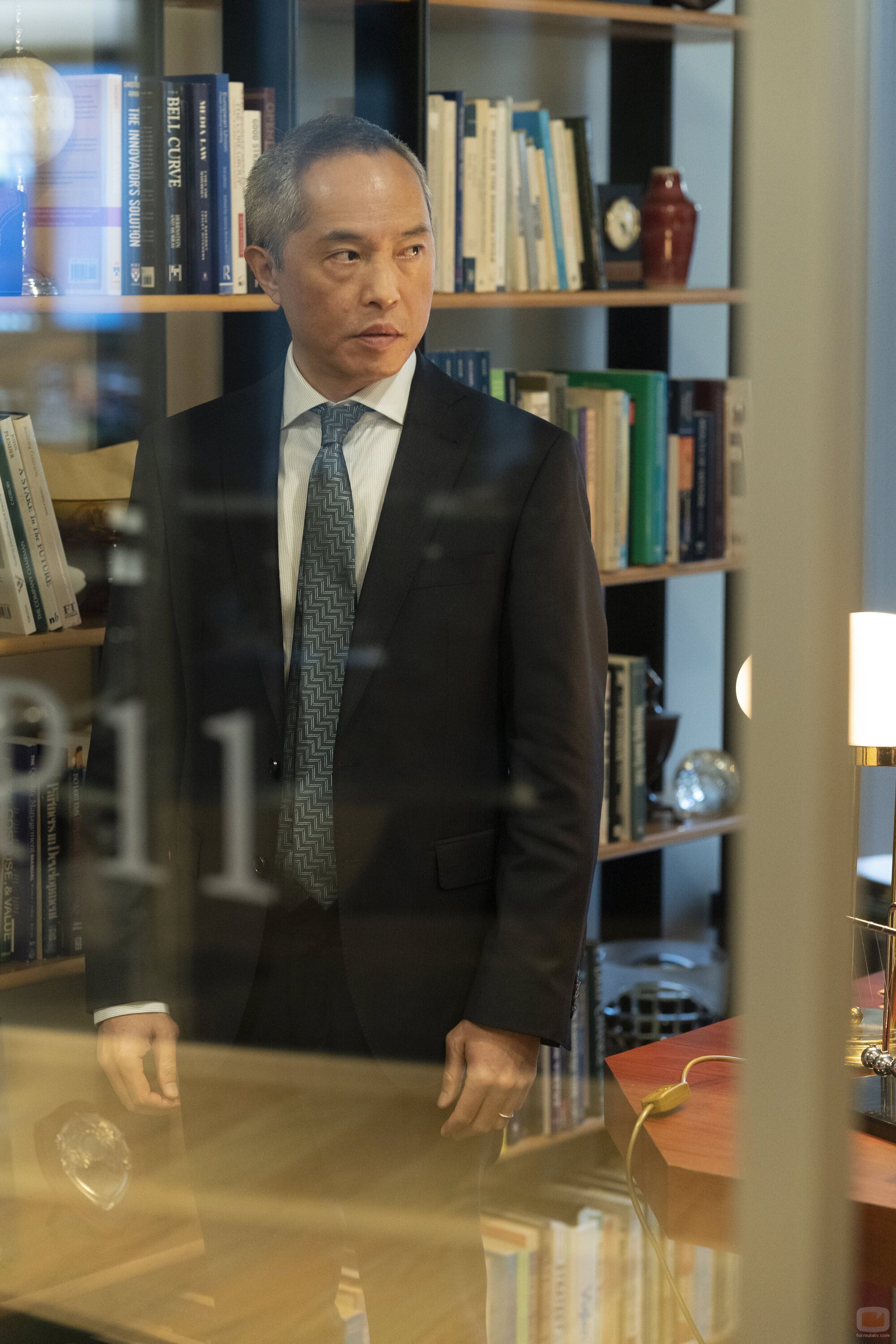 Ken Leung en 2x04 titulado 'Algunas Mujeres' de 'Industry'