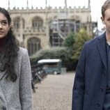 Harry Lawtey y Indy Lewis en Capítulo 5 titulado 'Temporada de Cocina' de 'Industry'