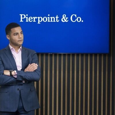 Alex Alomar Akpobome en 'A punto de doler' de 'Industry'