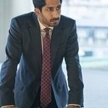 Sagar Radia en Capítulo 7 titulado 'El lobo solitario y su cachorro' de 'Industry'