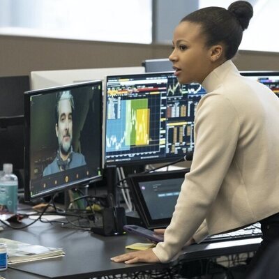 Myha'la Herrold en 2x08 'Jerusalén' de 'Industry'