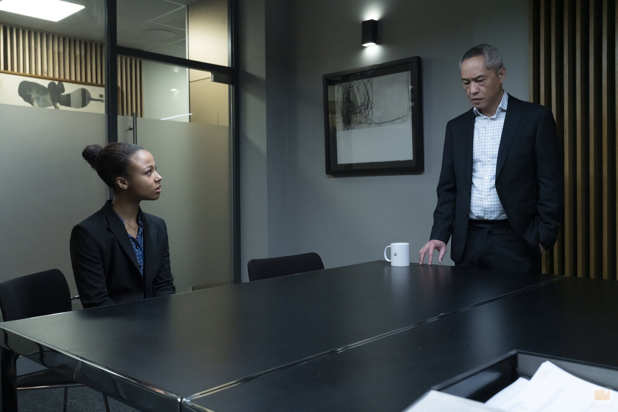 Ken Leung y Myha'la Herrold en Capítulo 8 titulado 'Jerusalén' de 'Industry'