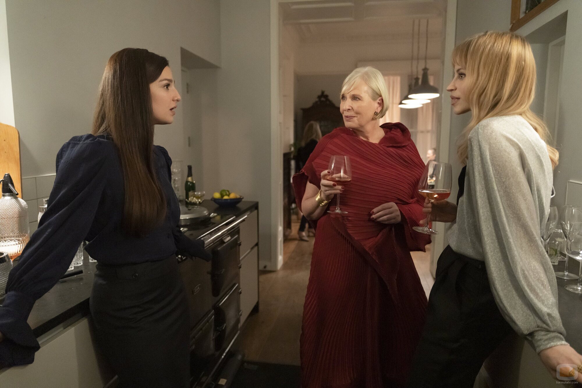 Marisa Abela y Katrine De Candole en la temporada 2 y el capítulo 08 de 'Industry'