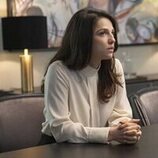 Marisa Abela en 3x01 titulado 'A Quien Madruga, Dios le Ayuda' de 'Industry'