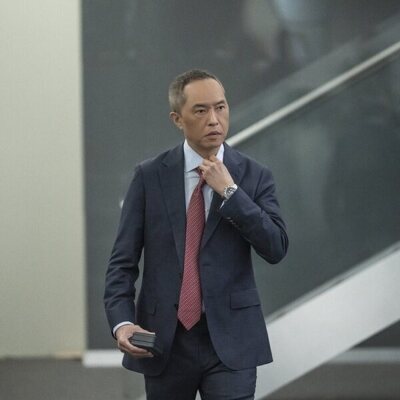 Ken Leung en la temporada 3 y el capítulo 01 de 'Industry'