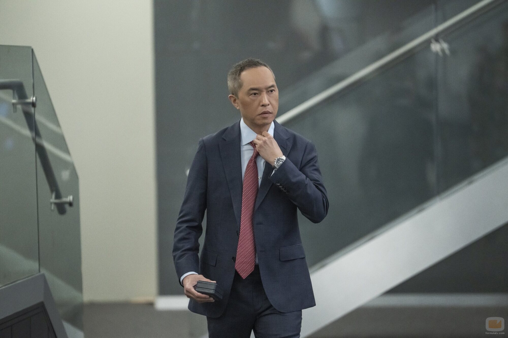 Ken Leung en la temporada 3 y el capítulo 01 de 'Industry'