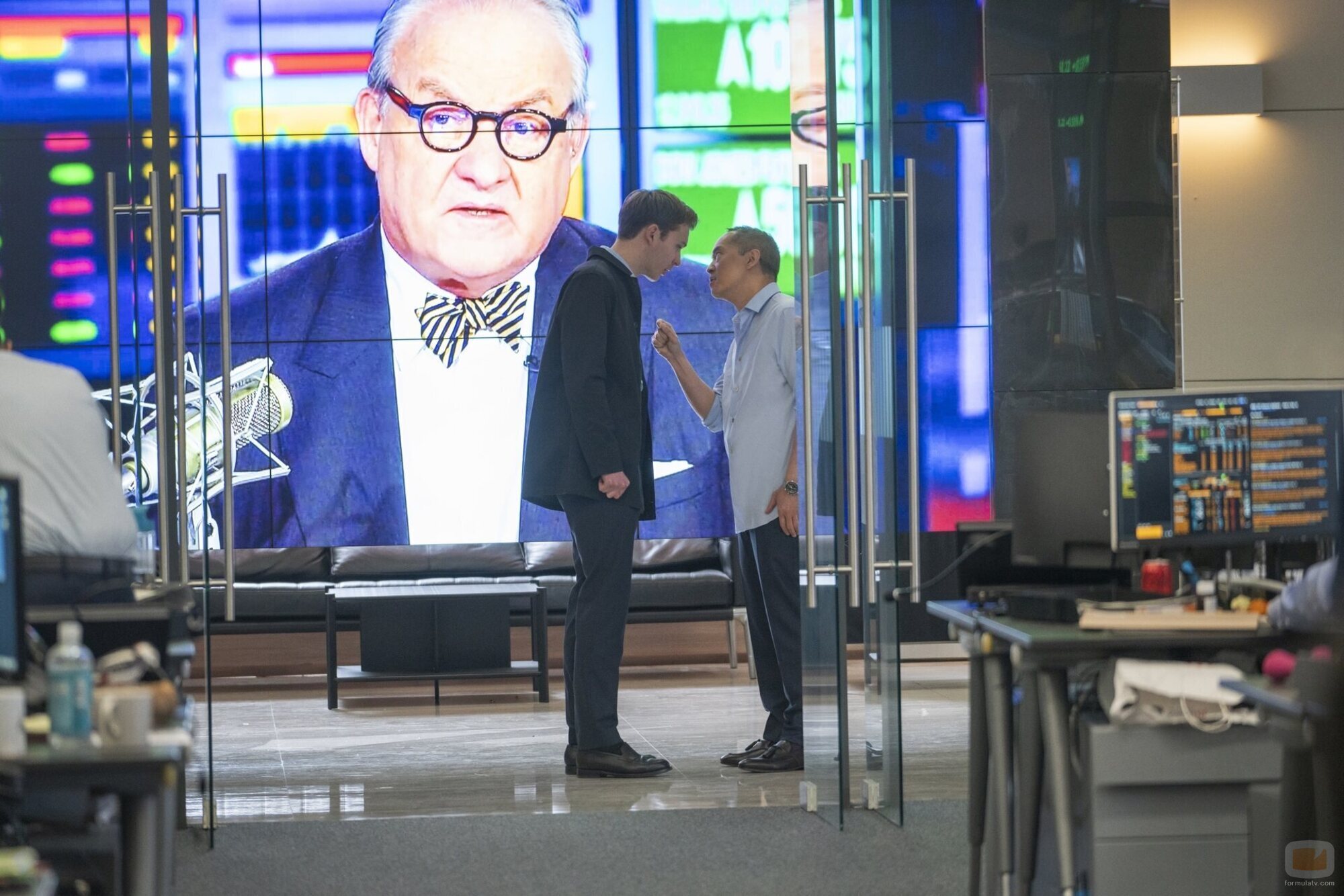 Ken Leung y Harry Lawtey en el 3x01 de 'Industry'