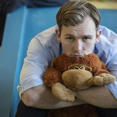 Harry Lawtey en 3x02 'Humo y Espejos' de 'Industry'