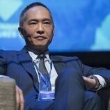 Still de Ken Leung en 'Cambio Climático' de 'Industry'