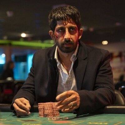 Escena de Sagar Radia en 'Travesuras Blancas' de 'Industry'