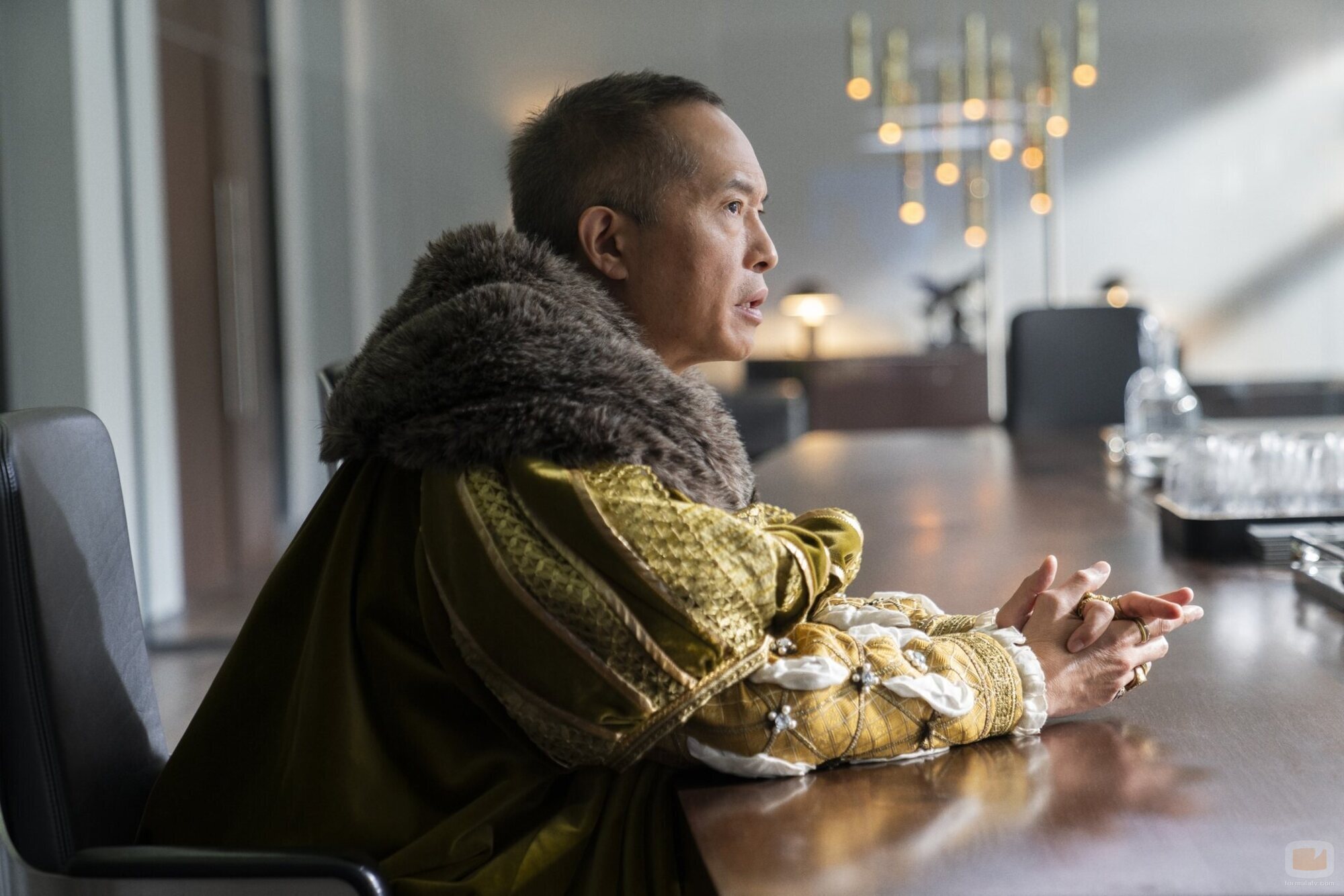 Ken Leung en 3x05 'Hombre de Empresa' de 'Industry'