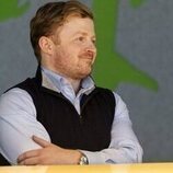 Conor MacNeill en 3x06 'Nikki Beach, o: Muchas Maneras de Perder' de 'Industry'