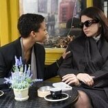 Marisa Abela y Myha'la Herrold en 'Nikki Beach, o: Muchas Maneras de Perder' de 'Industry'