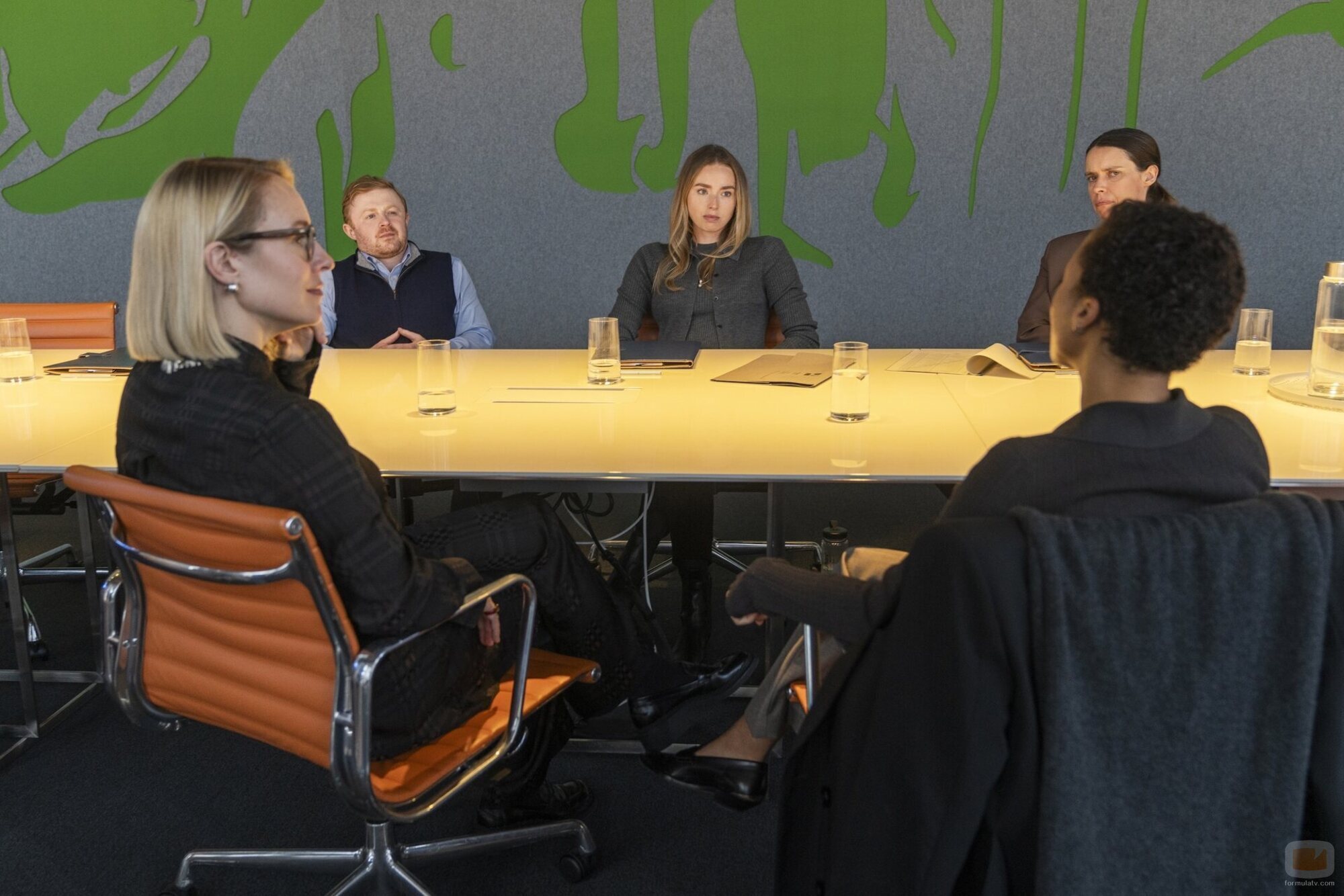 Freya Mavor y Conor MacNeill en Capítulo 6 titulado 'Nikki Beach, o: Muchas Maneras de Perder' de 'Industry'