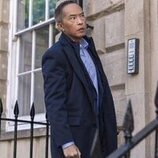 Ken Leung en 3x06 'Nikki Beach, o: Muchas Maneras de Perder' de 'Industry'