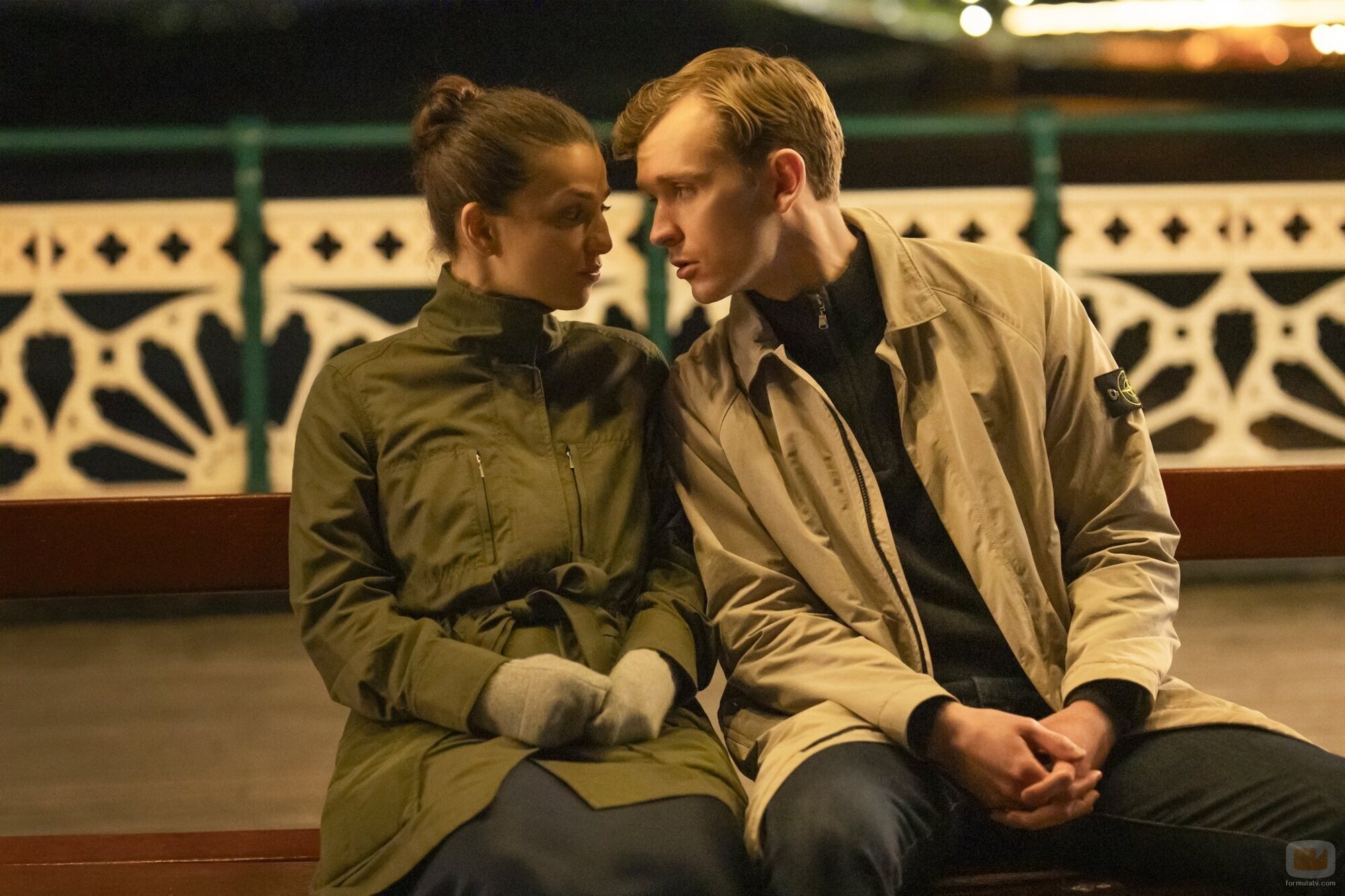 Marisa Abela y Harry Lawtey en 'Idiota Útil' de 'Industry'