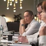 Ken Leung en 3x07 titulado 'Idiota Útil' de 'Industry'