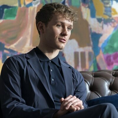 Foto de Harry Lawtey en Capítulo 8 titulado 'Abundancia Infinita' de 'Industry'