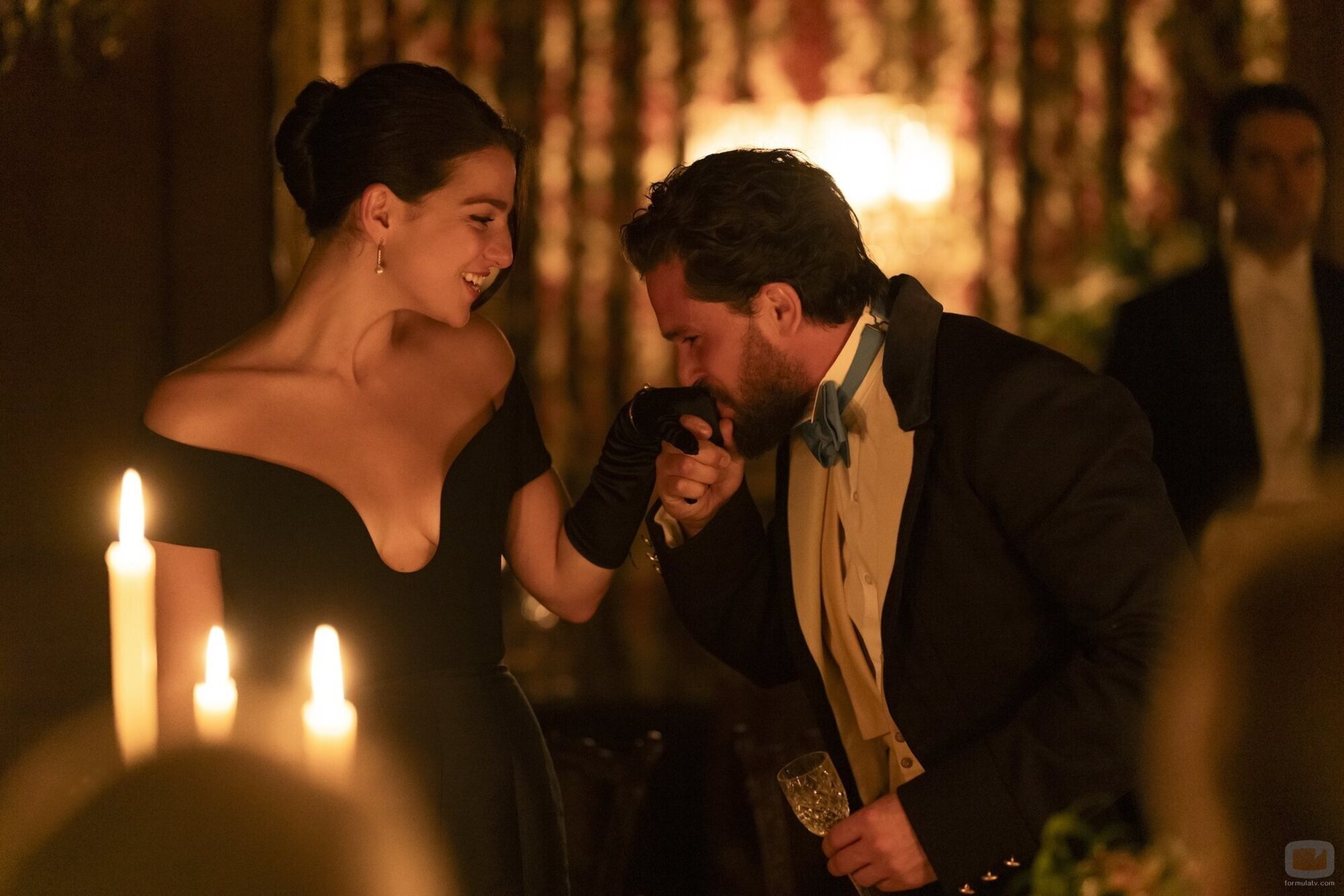 Escena de Kit Harington y Marisa Abela en Capítulo 8 titulado 'Abundancia Infinita' de 'Industry'