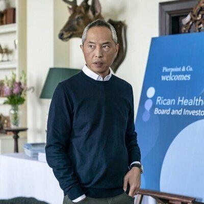 Ken Leung en la temporada 2 y el capítulo 03 de 'Industry'