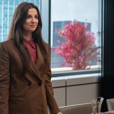 Marisa Abela en 2x03 titulado 'El Tonto' de 'Industry'