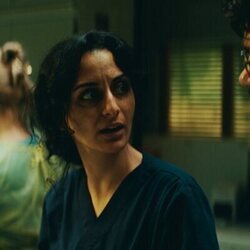 Safak Sengül en Capítulo 5 titulado 'Efectos secundarios' de 'Krank: Berlín al límite'