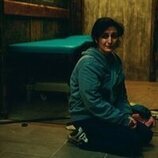 Escena de Safak Sengül en 1x06 'Automedicación' de 'Krank: Berlín al límite'