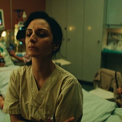 Safak Sengül en el 1x06 de 'Berlin ER'