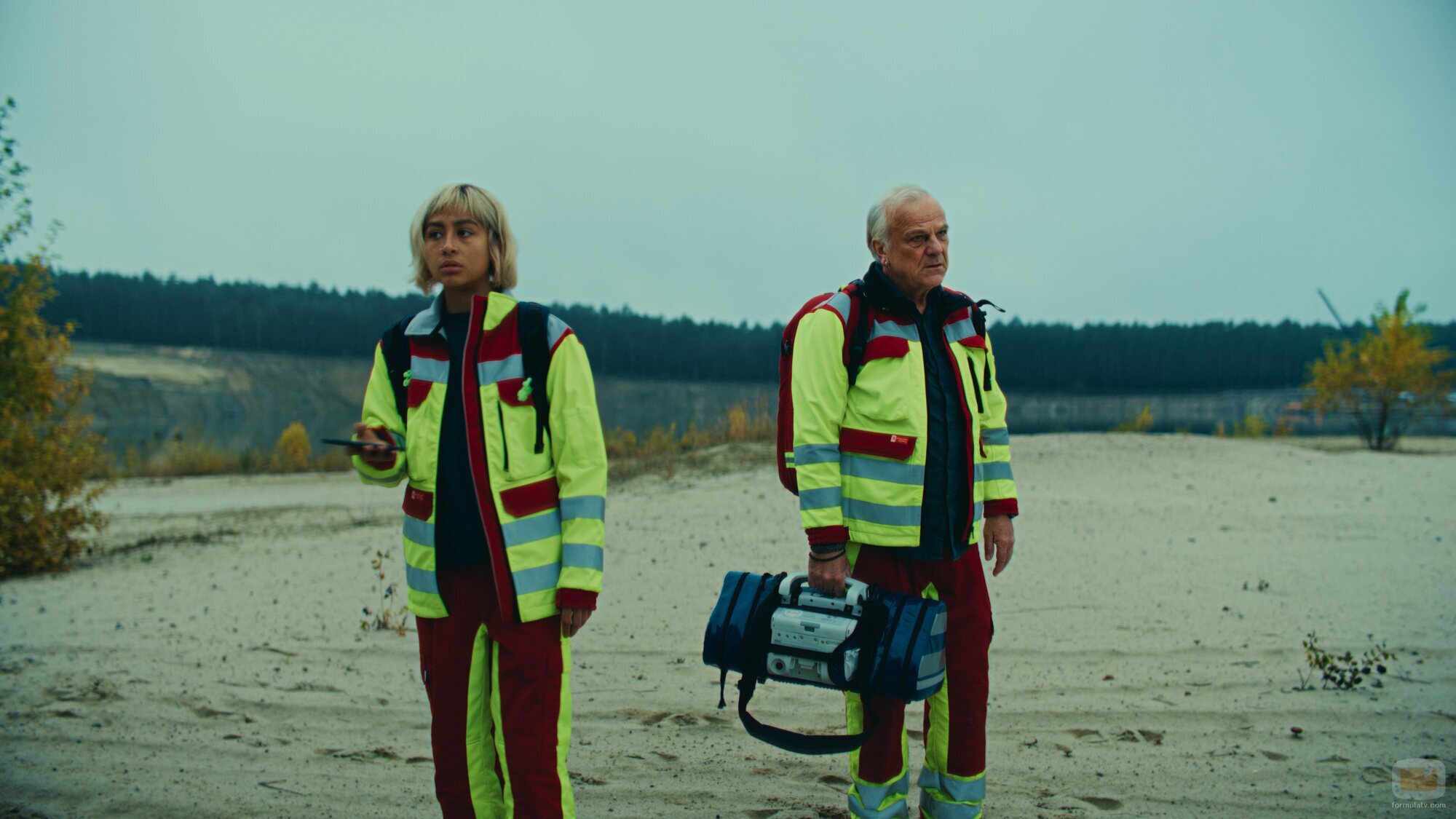 Bernhard Schütz y Samirah Breuer en el 1x07 de 'Krank: Berlin'