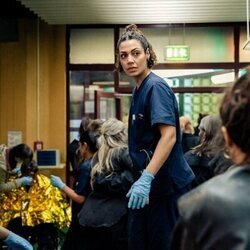 Still de Haley Louise Jones en el 'Remisión' de 'Berlin ER'