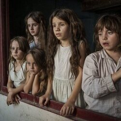 Irene Balmes en 1x03 'Cantando bajo la lluvia' de 'La Mesías'