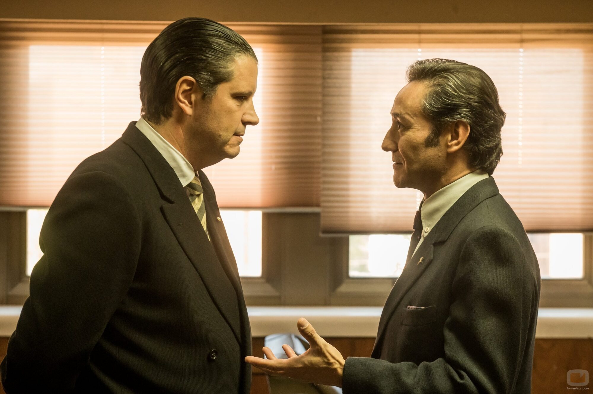 Carlos Santos y Xose Antonio Touriñán en el 1x01 de 'La canción'