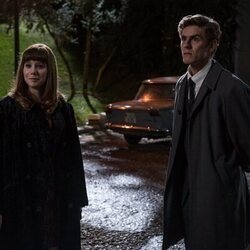 Patrick Criado y Laia Manzanares en Capítulo 1 titulado 'La tele' de 'La canción'