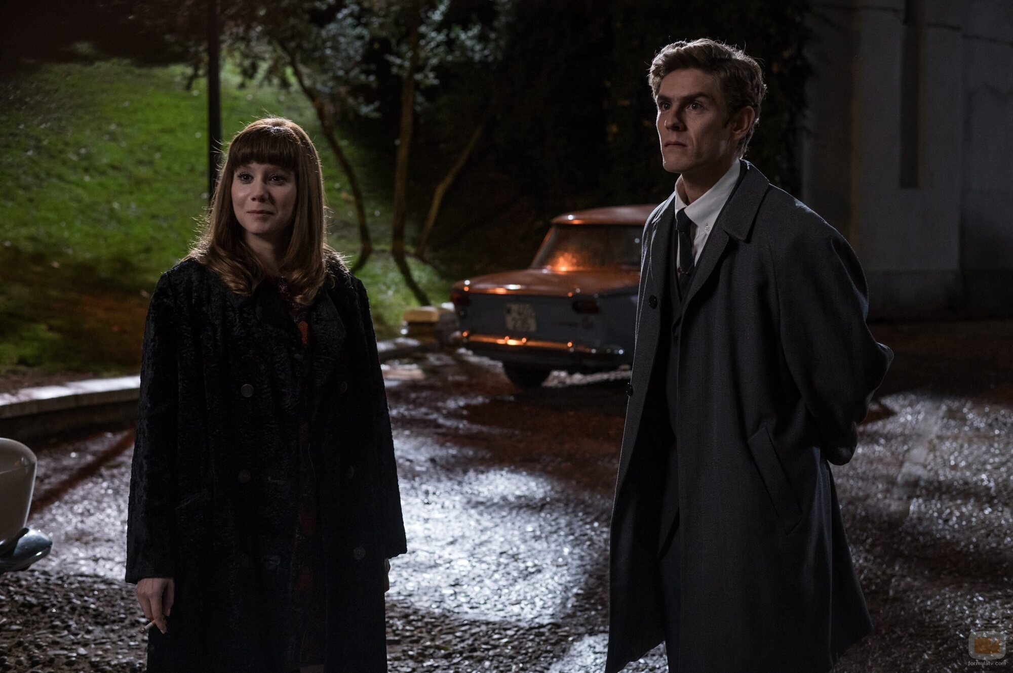 Patrick Criado y Laia Manzanares en Capítulo 1 titulado 'La tele' de 'La canción'