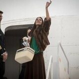 Still de Carolina Yuste en 1x01 titulado 'La tele' de 'La canción'