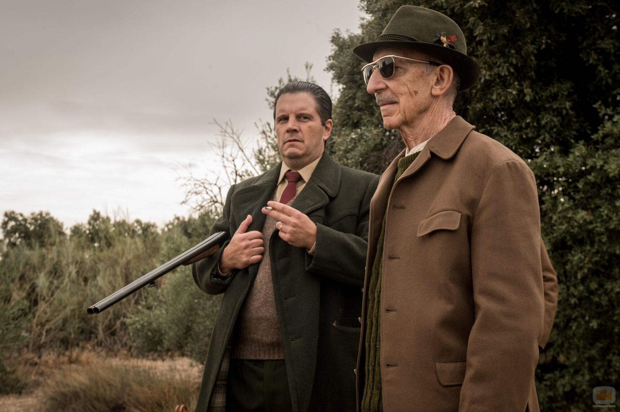 Xose Antonio Touriñán y Luis G. Gámez en Capítulo 1 titulado 'La tele' de 'La canción'